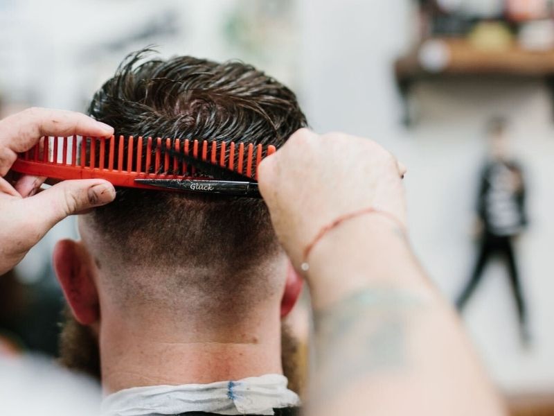 Men's hairstyling techniques: How to avoid popular mistakes
